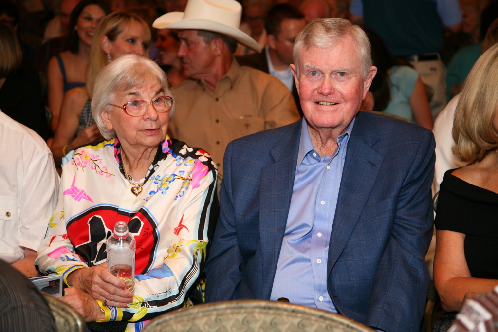 Edith and Darrell Royal hosting a Longevity Foundation event